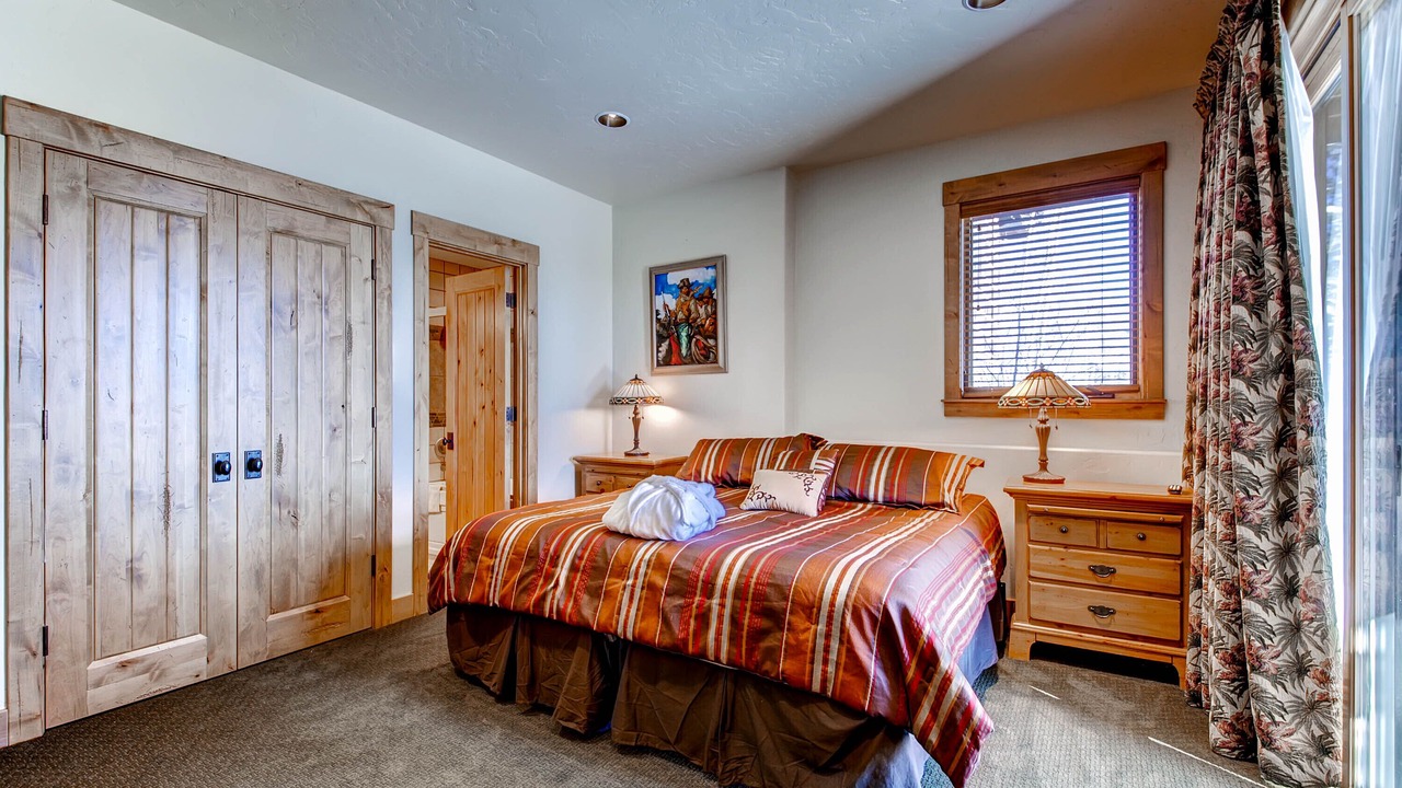 Photo of Bedroom in Three Peaks