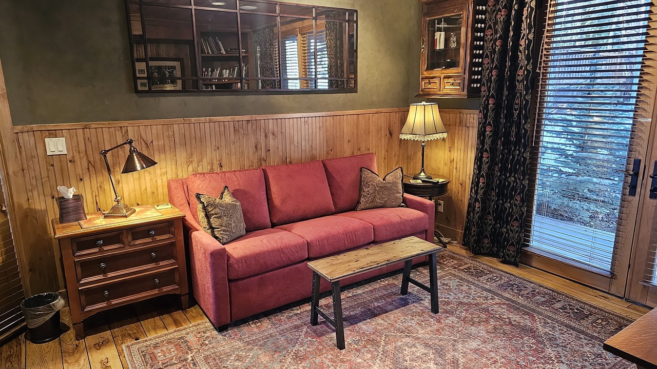 Photo of Livingroom in Three Peaks