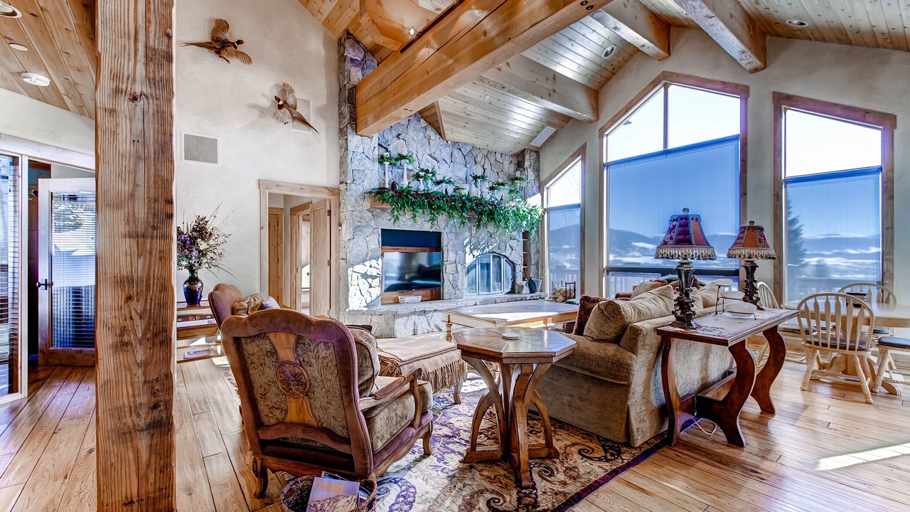 Photo of Livingroom in Three Peaks