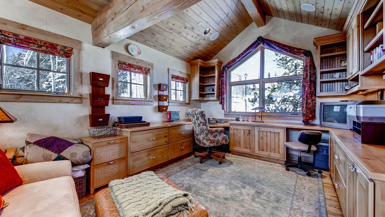 Photo of Livingroom in Three Peaks