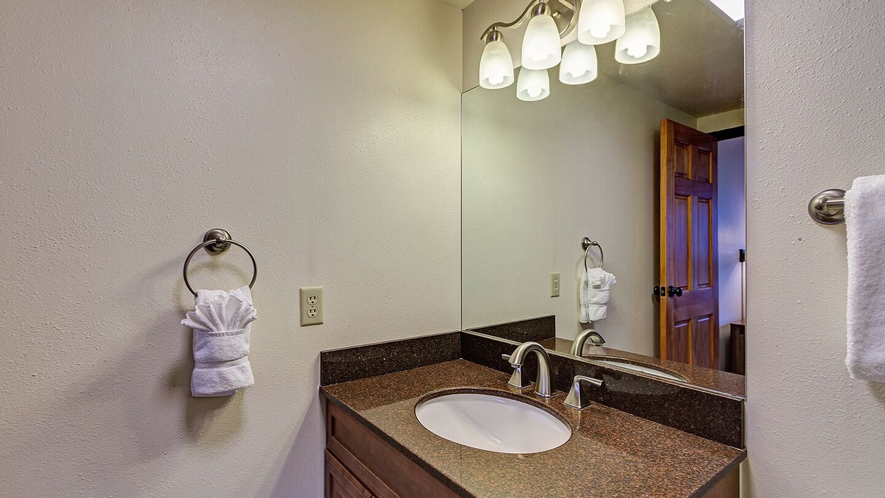 Photo of Bathroom in Peak 9