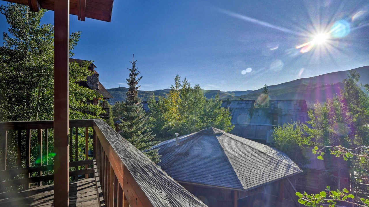 Photo of Outdoor in Four O'Clock