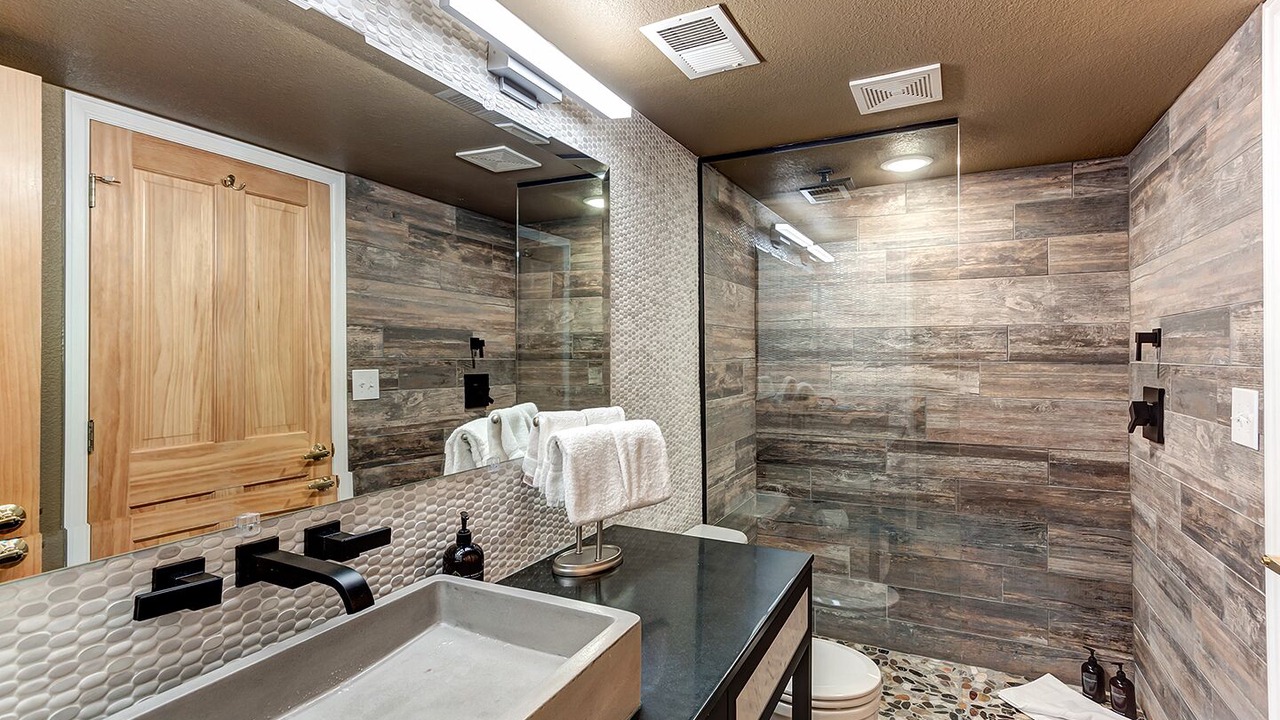 Photo of Bathroom in Warrior's Mark