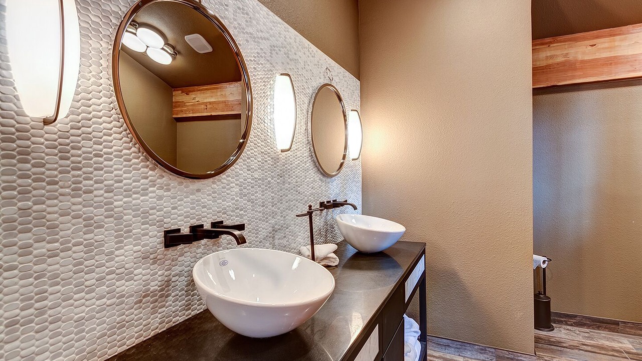 Photo of Bathroom in Warrior's Mark