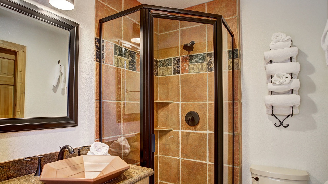 Photo of Bathroom in Warrior's Mark West