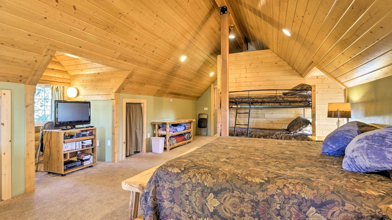 Photo of Bedroom in Warm Springs