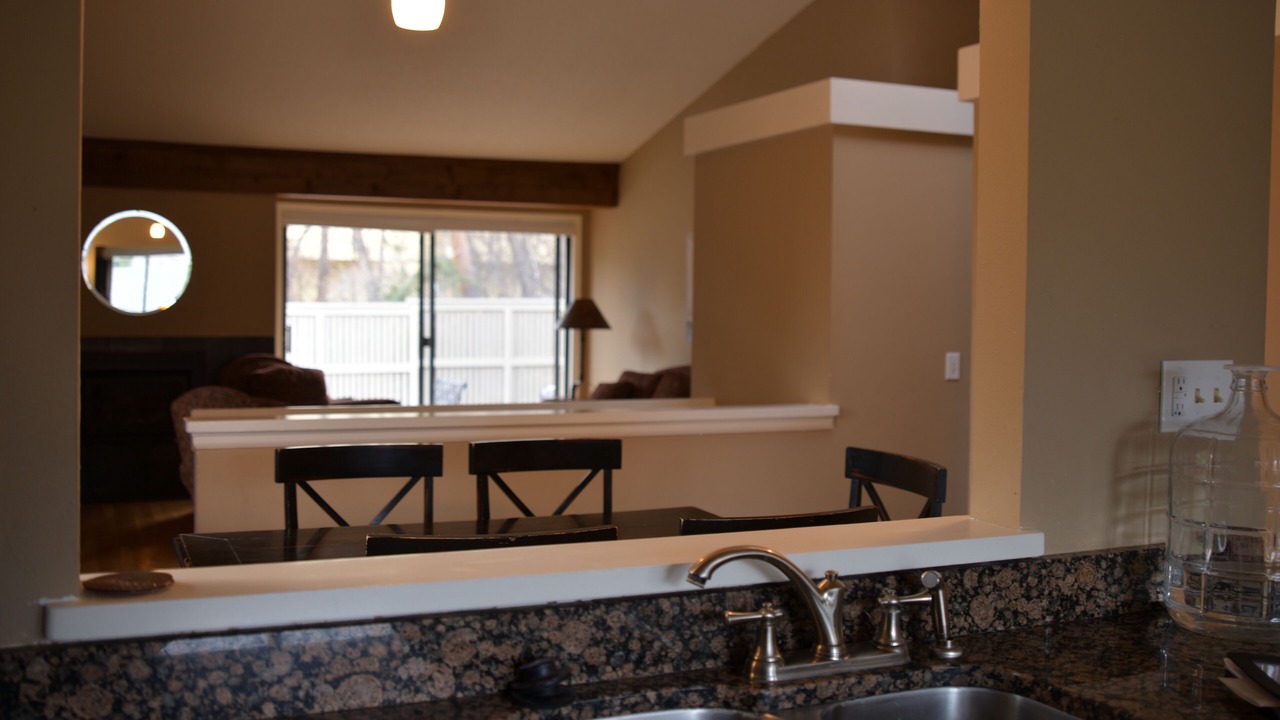 Photo of Livingroom in Wonderland Hills