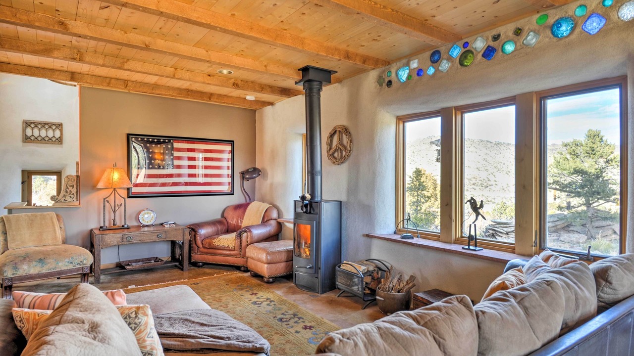 Photo of Livingroom in Del Norte