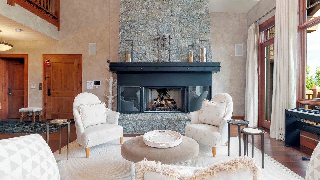 Photo of Livingroom in Avon
