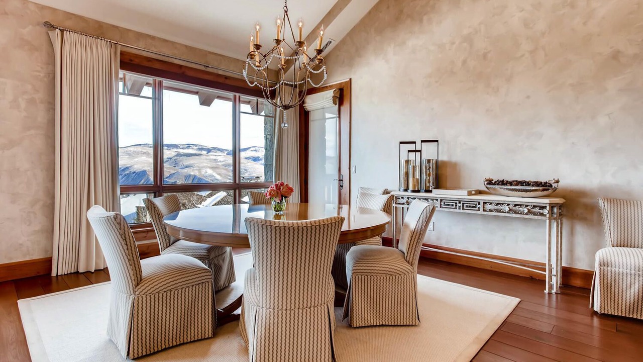 Photo of Livingroom in Avon