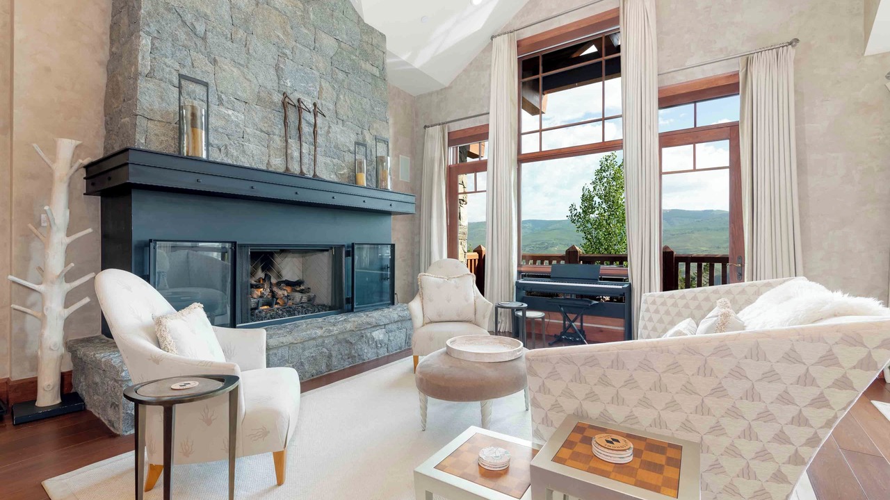 Photo of Livingroom in Avon