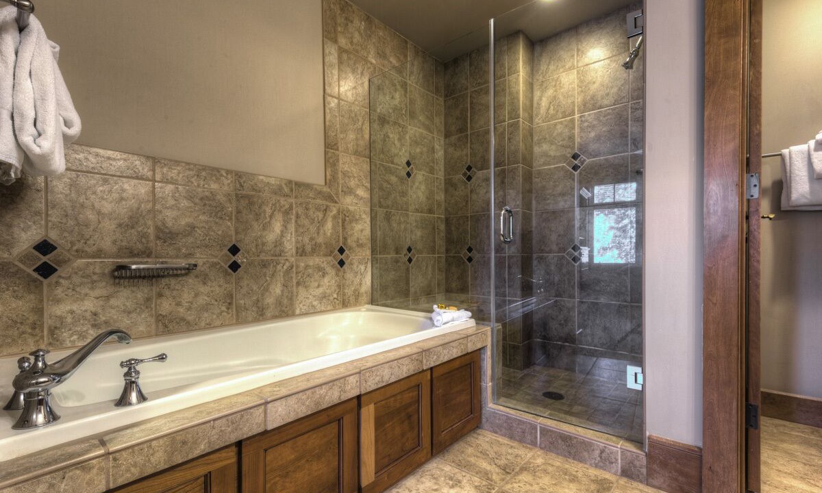 Photo of Bathroom in River Run