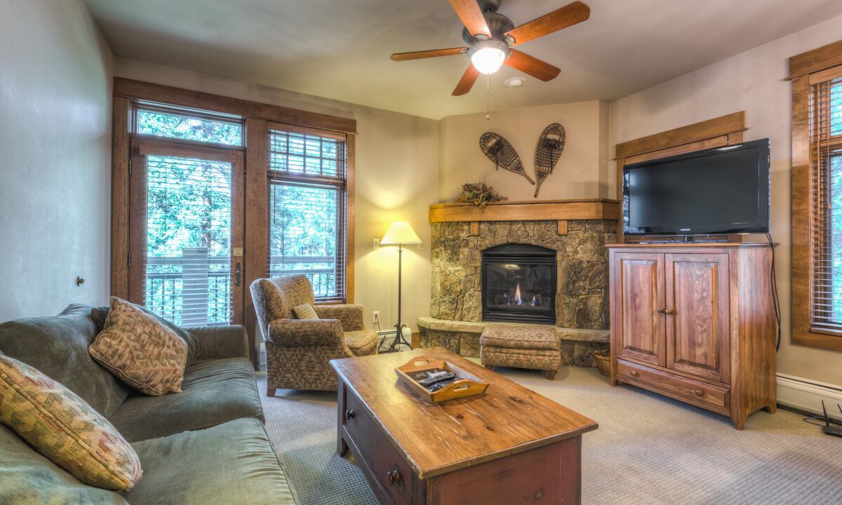Photo of Livingroom in River Run
