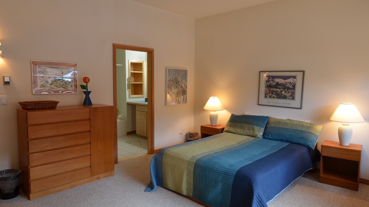 Photo of Bathroom in Peak 9