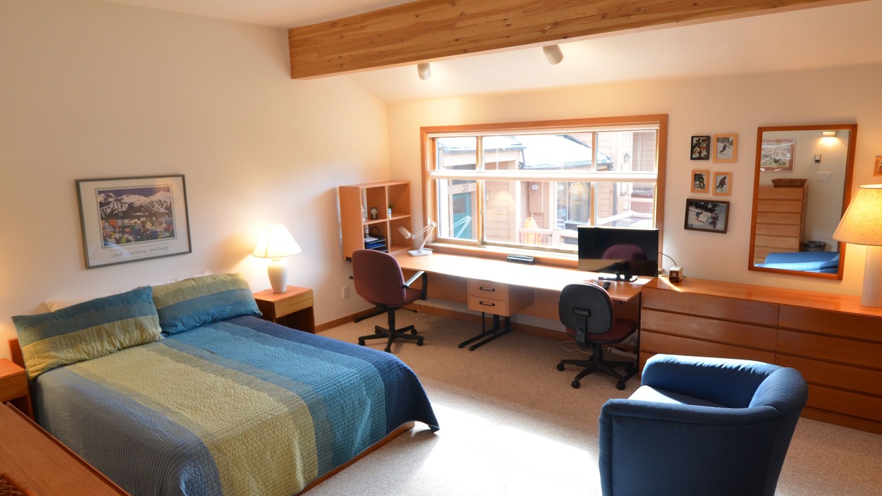 Photo of Bathroom in Peak 9