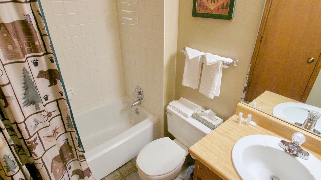 Photo of Bathroom in Warrior's Mark West