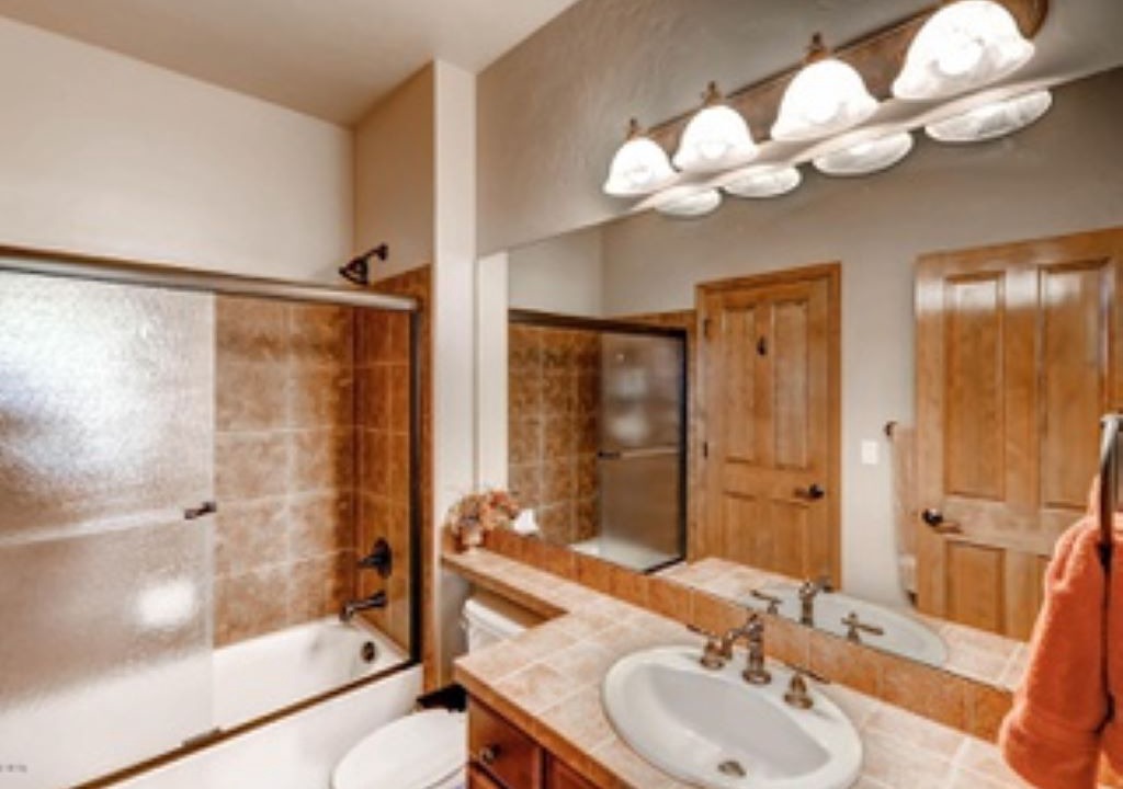 Photo of Bathroom in Silvercreek