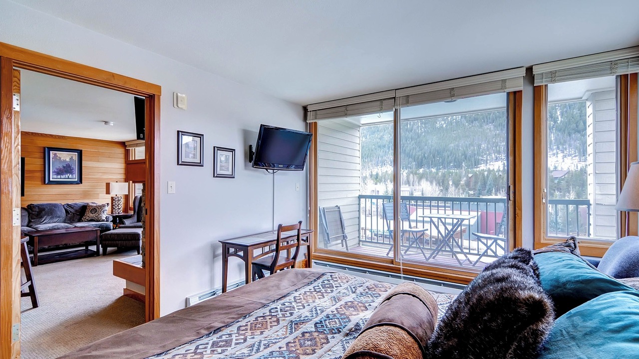 Photo of Livingroom in Lakeside Village