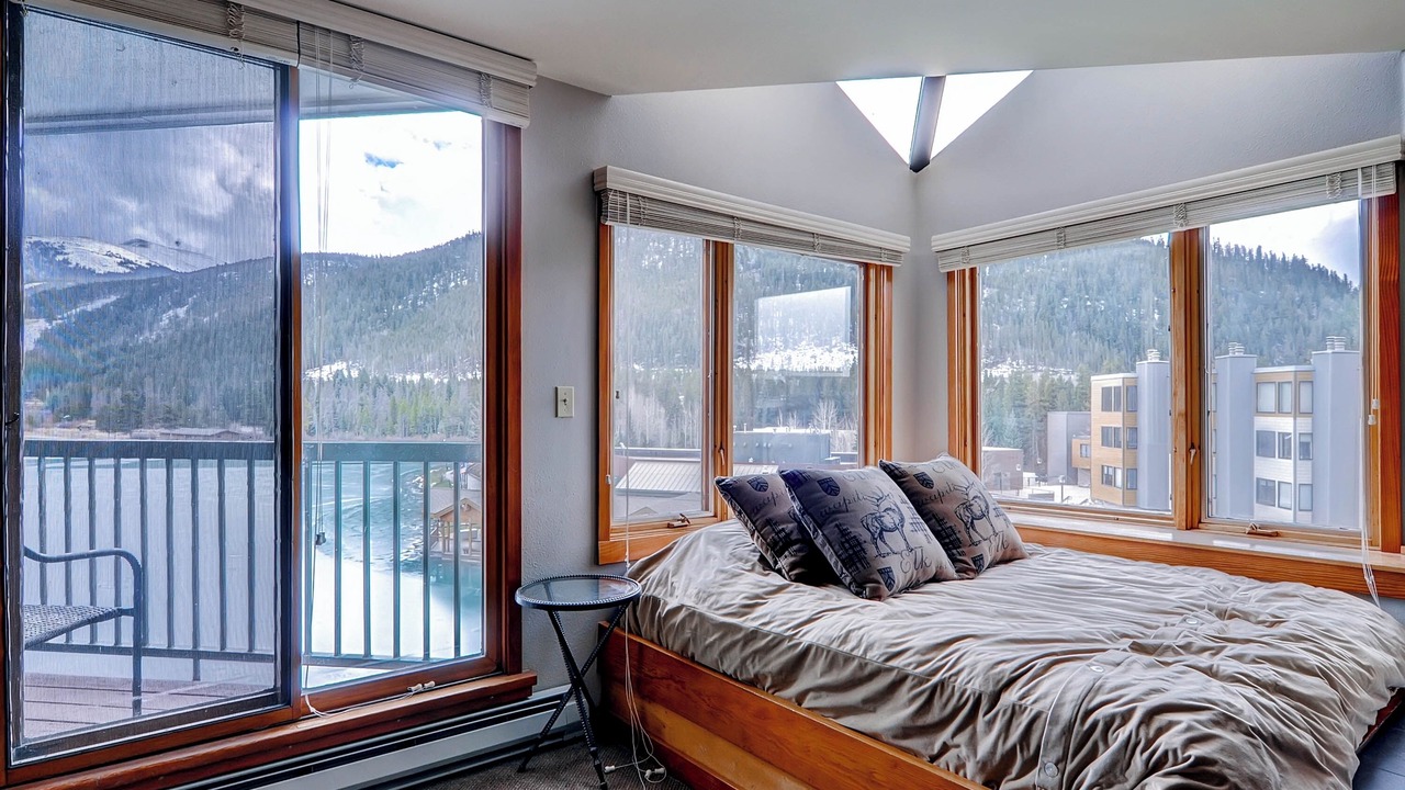 Photo of Bedroom in Lakeside Village