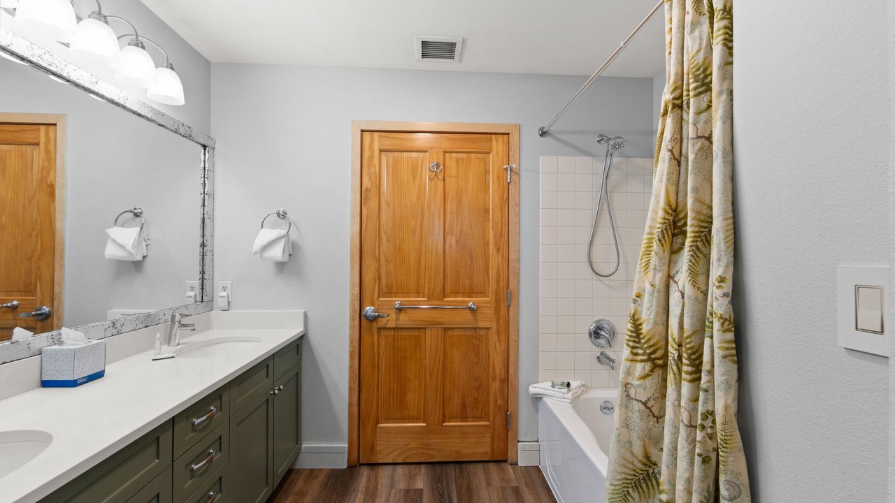 Photo of Bathroom in River Run