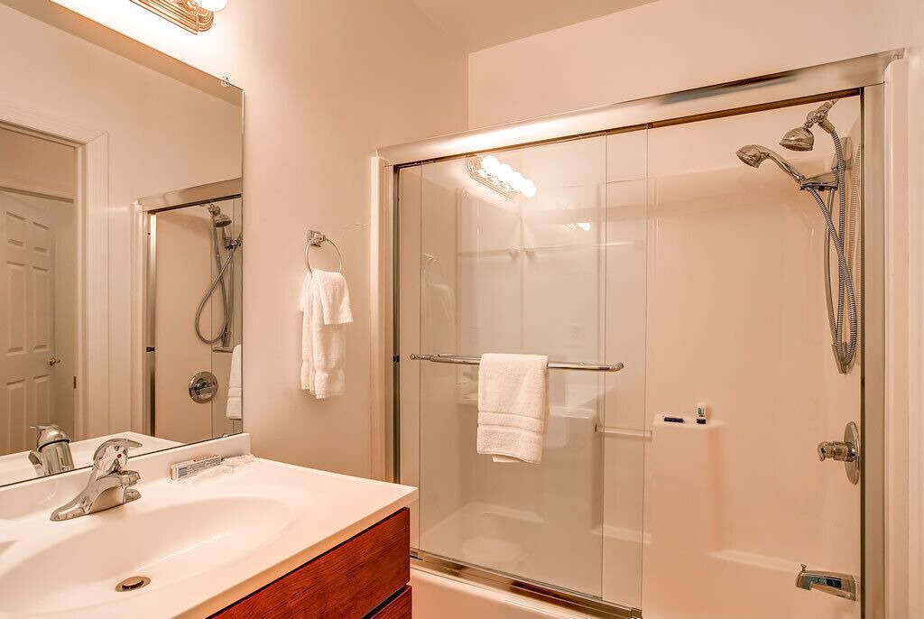 Photo of Bathroom in Warrior's Mark West