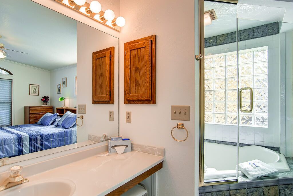 Photo of Bathroom in Warrior's Mark West