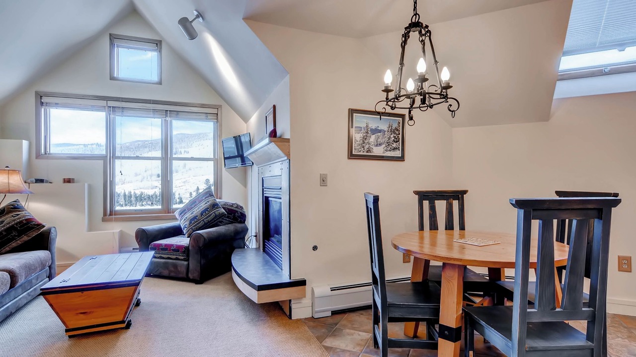 Photo of Livingroom in River Run