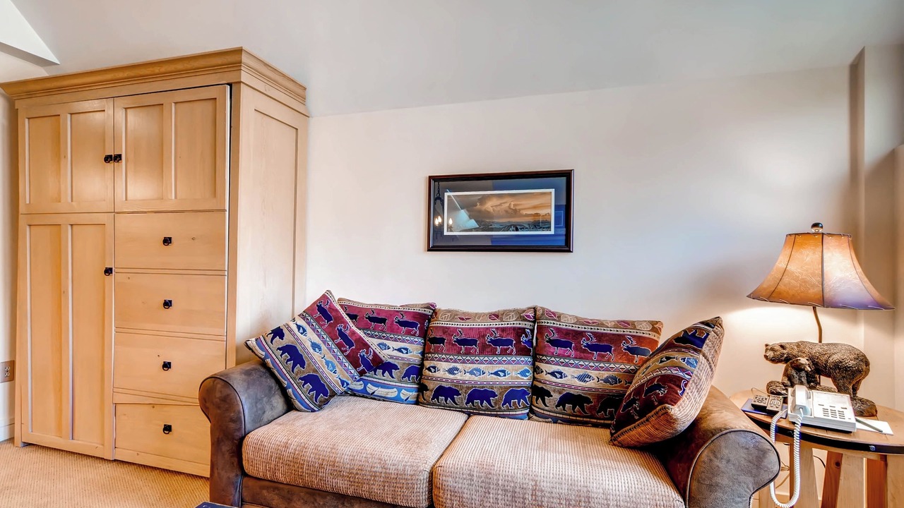 Photo of Livingroom in River Run
