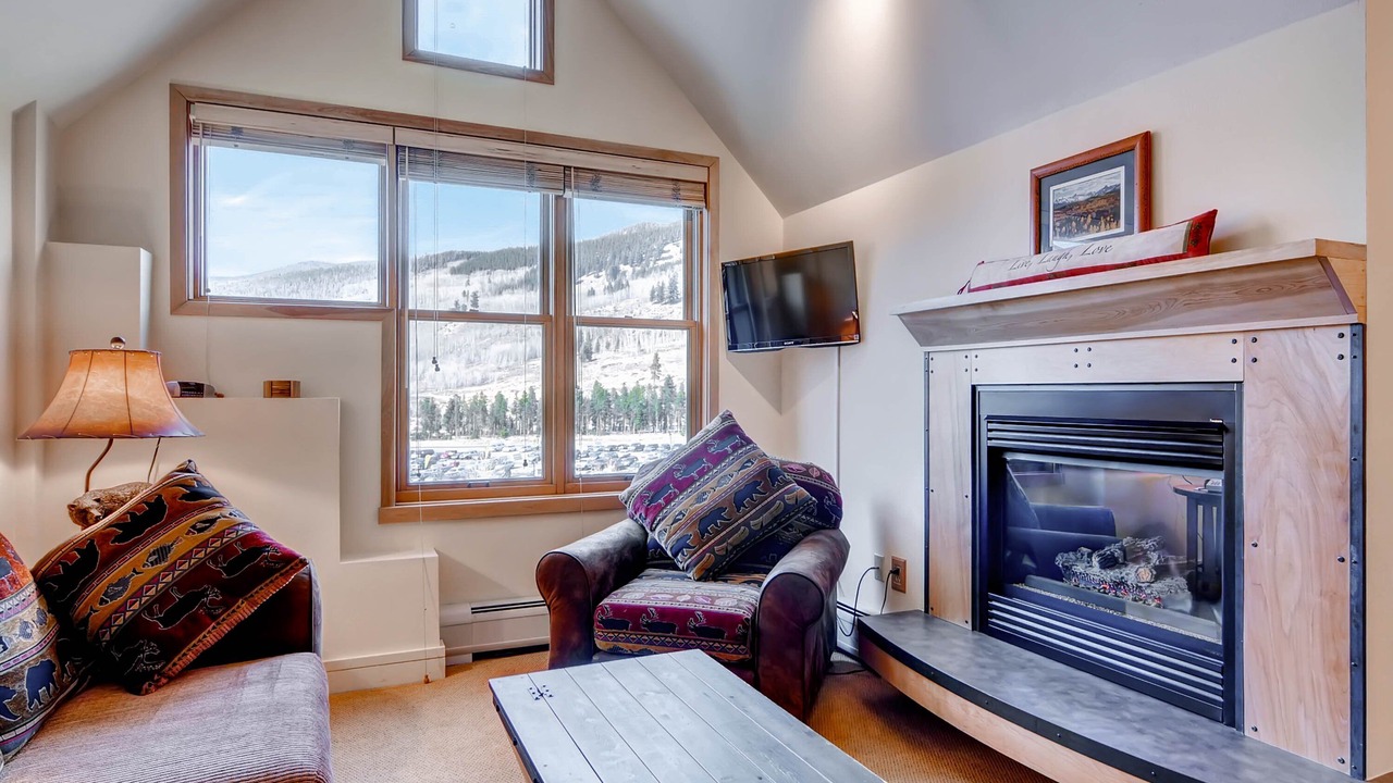 Photo of Livingroom in River Run