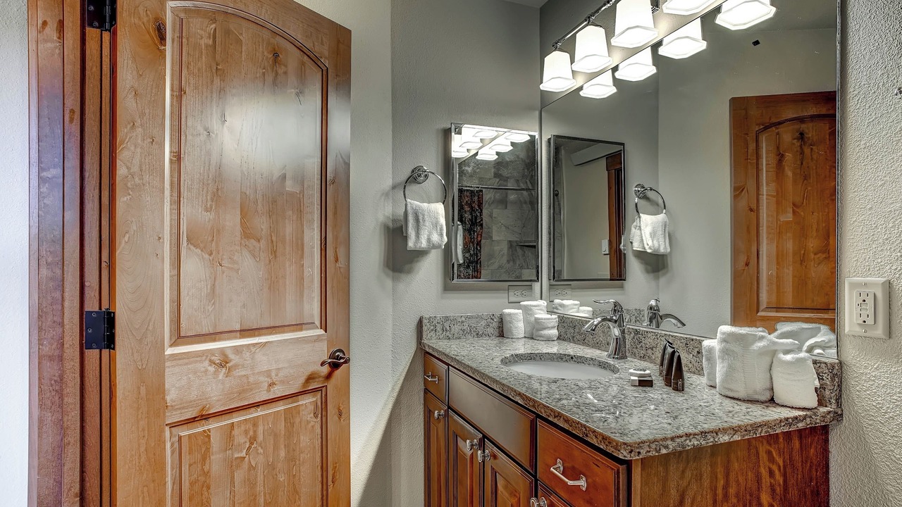 Photo of Bathroom in Lakeside Village