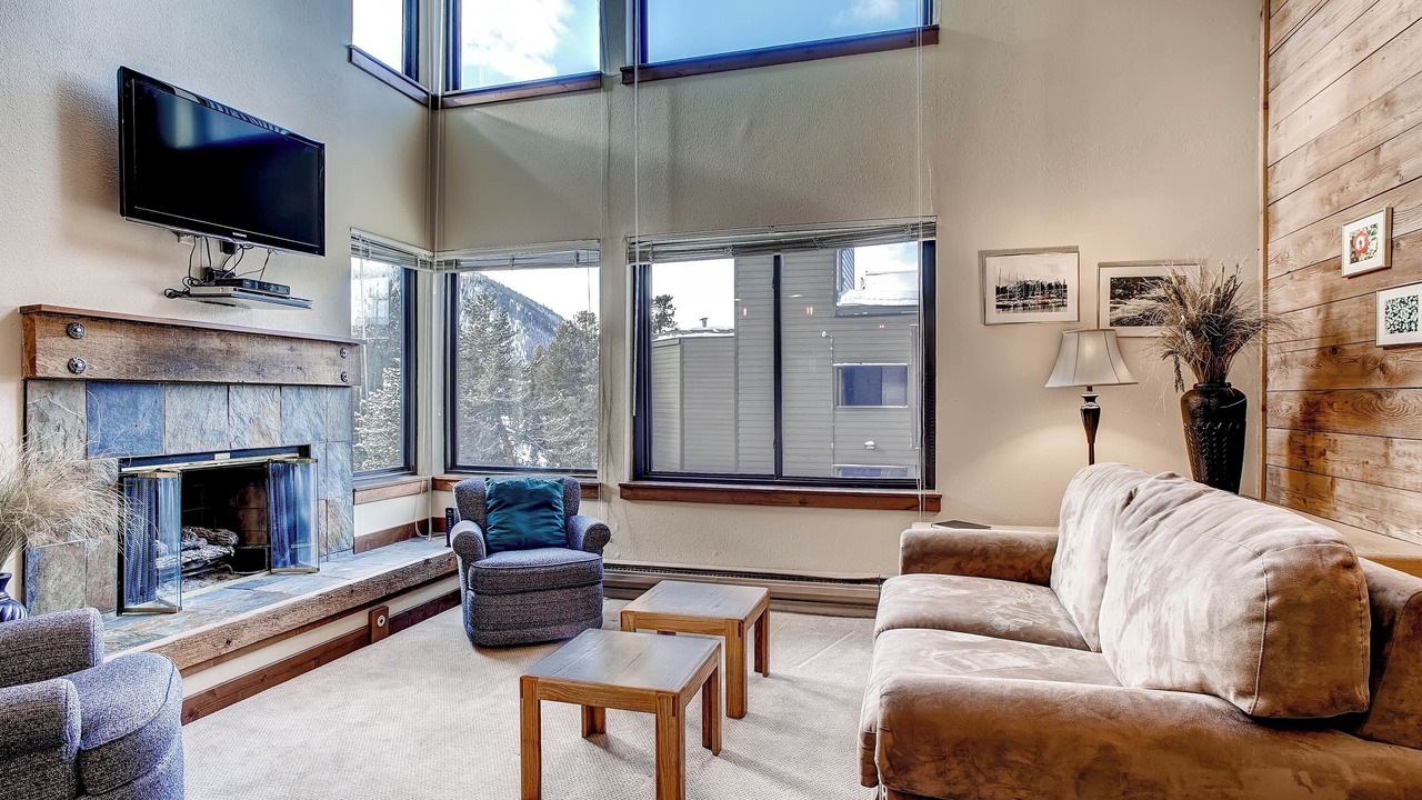 Photo of Livingroom in Lakeside Village