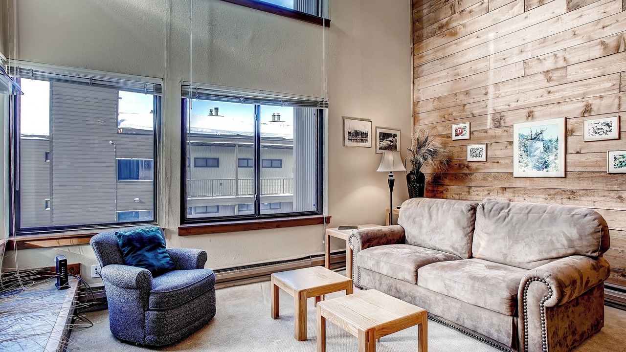Photo of Livingroom in Lakeside Village