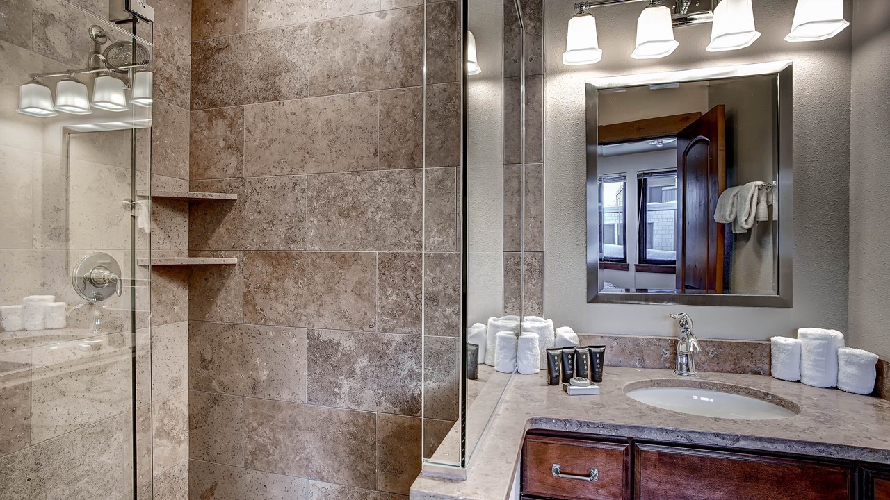 Photo of Bathroom in Lakeside Village