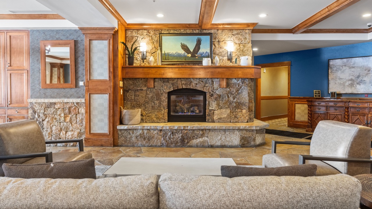 Photo of Livingroom in River Run