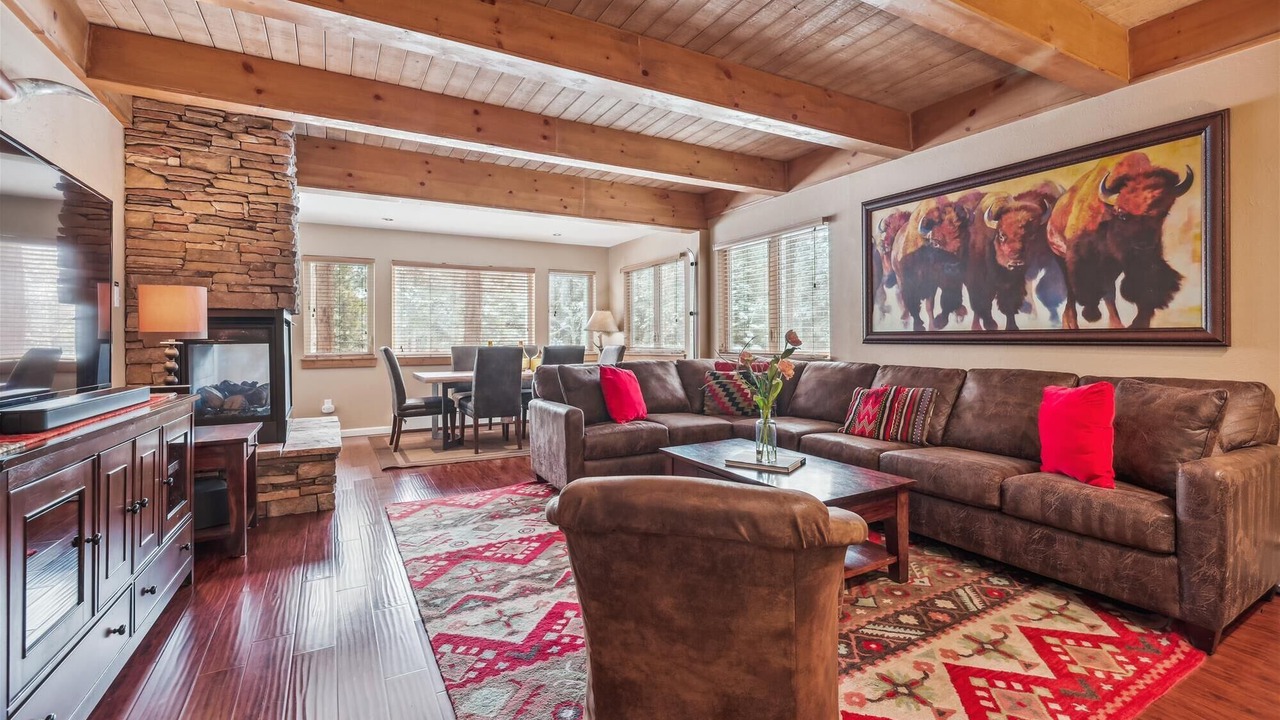 Photo of Bedroom in Peak 9