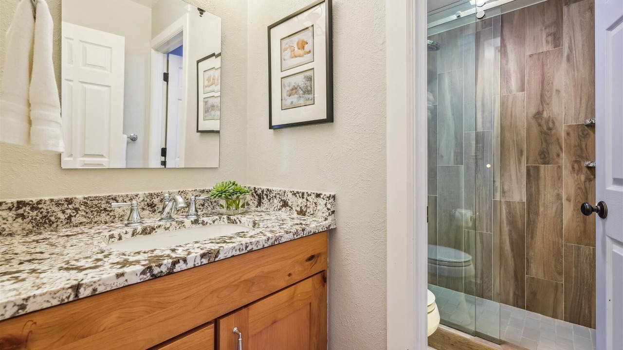 Photo of Bathroom in Peak 9