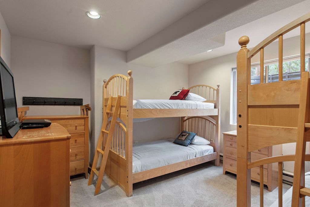 Photo of Bedroom in Three Peaks
