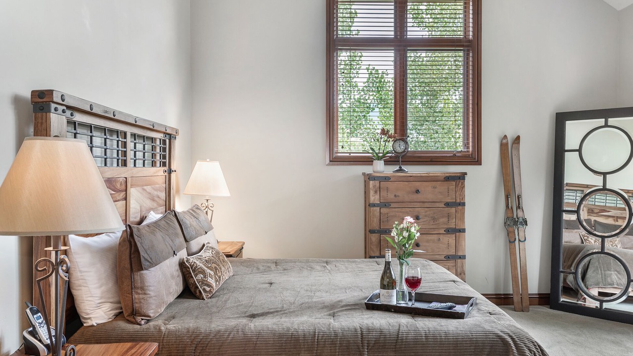 Photo of Bedroom in Edwards