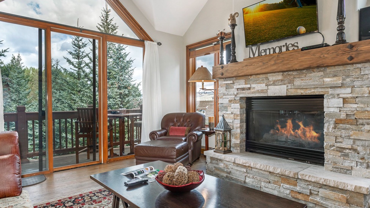 Photo of Livingroom in Edwards