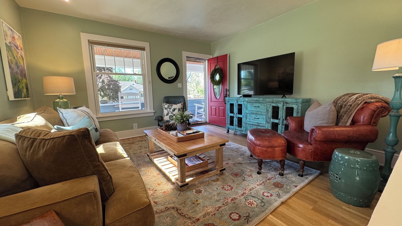 Photo of Livingroom in Central Colorado Springs