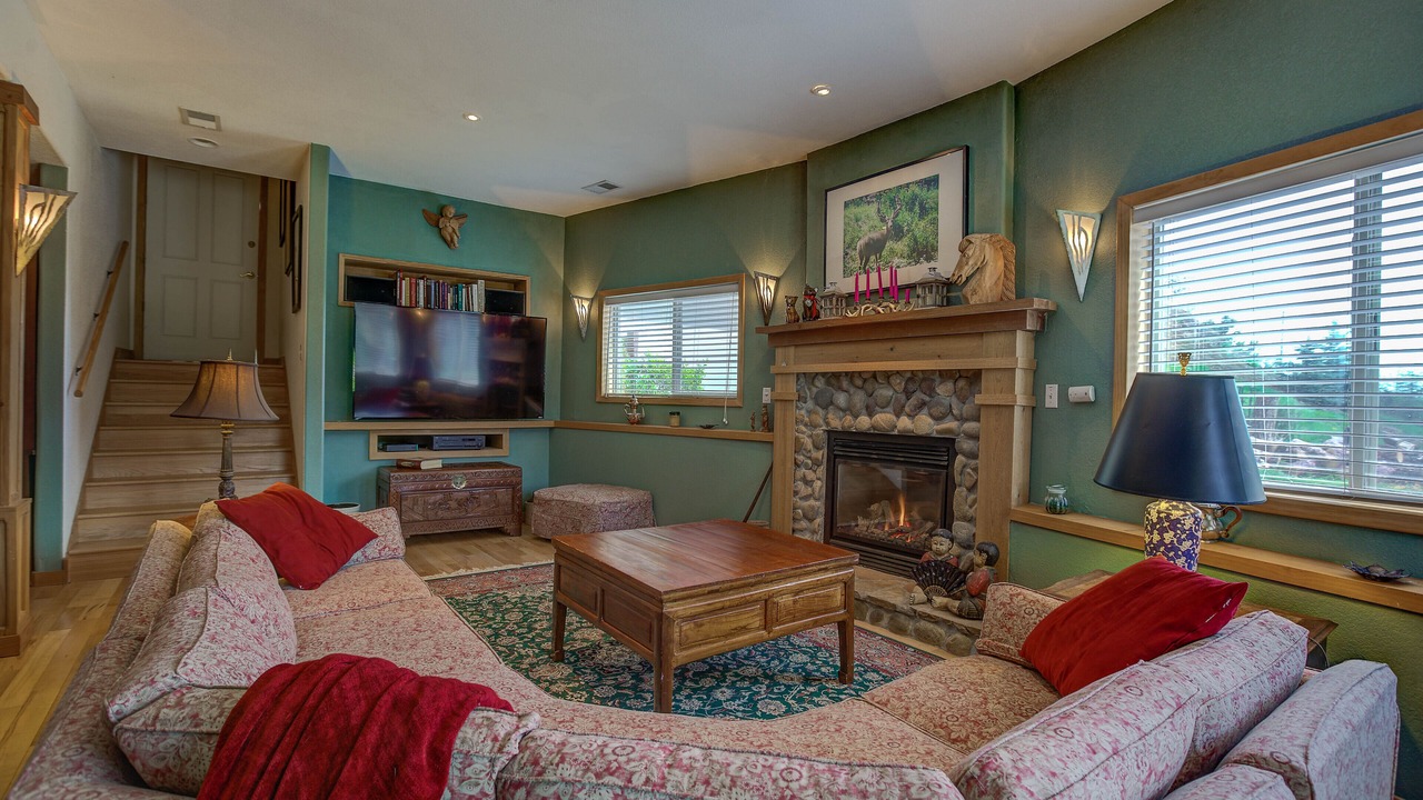 Photo of Livingroom in Shadow Mountain