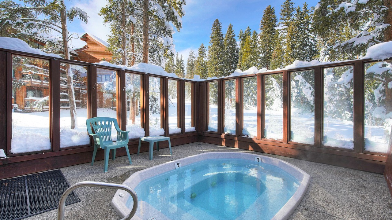 Photo of Outdoor in Peak 8