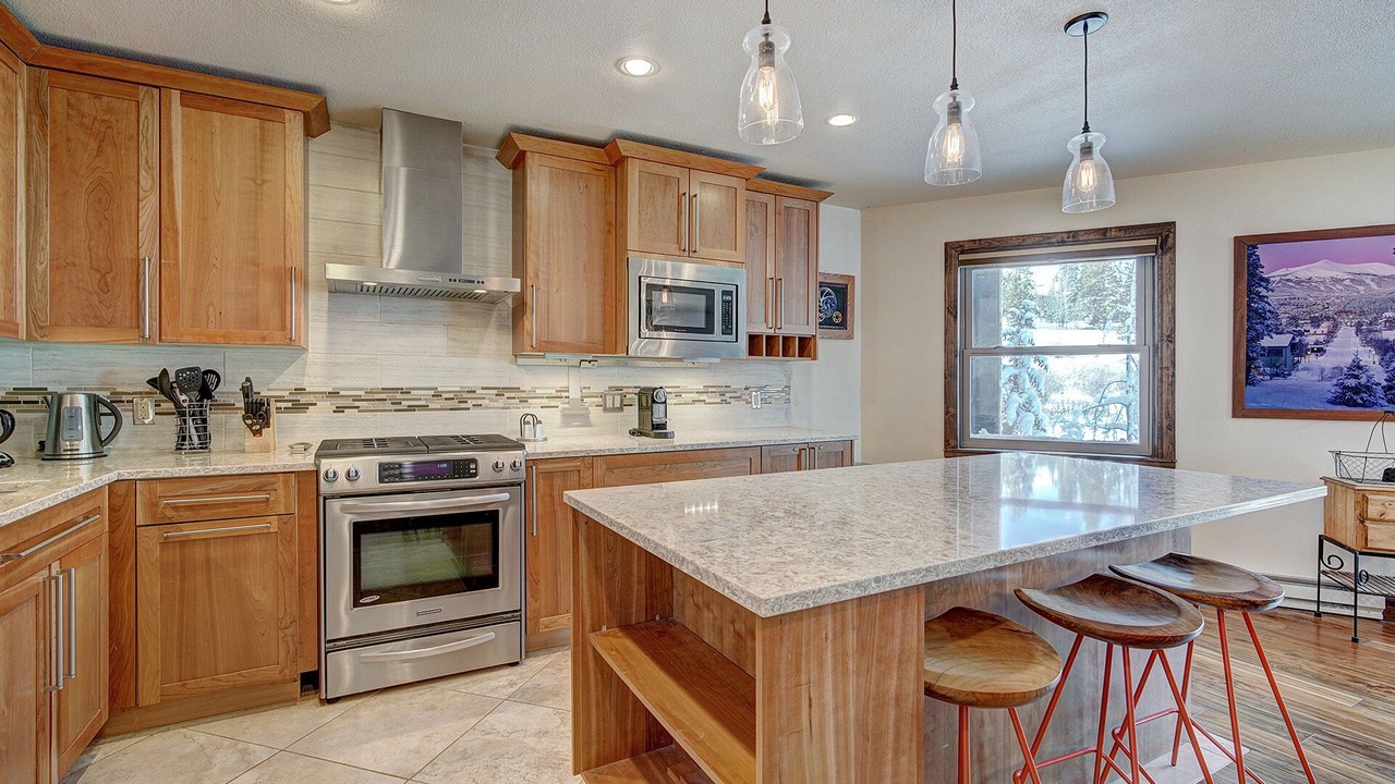 Photo of Kitchen in Peak 8