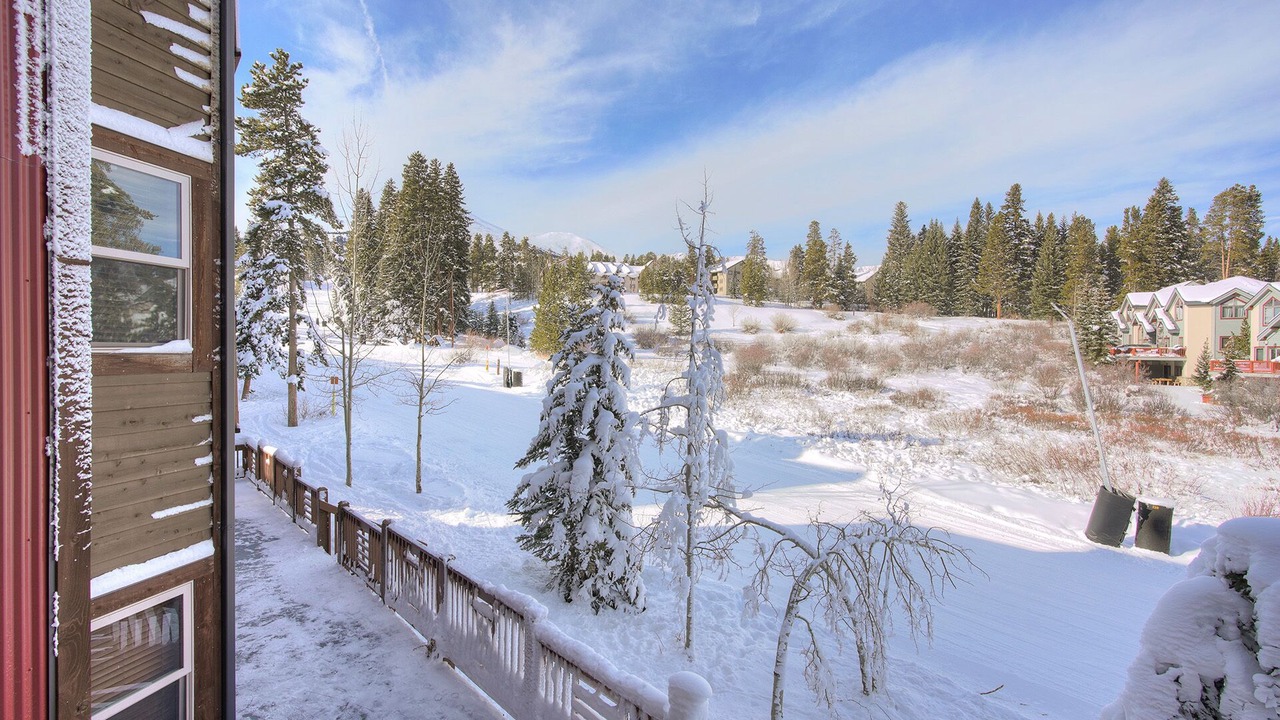 Photo of Outdoor in Peak 8