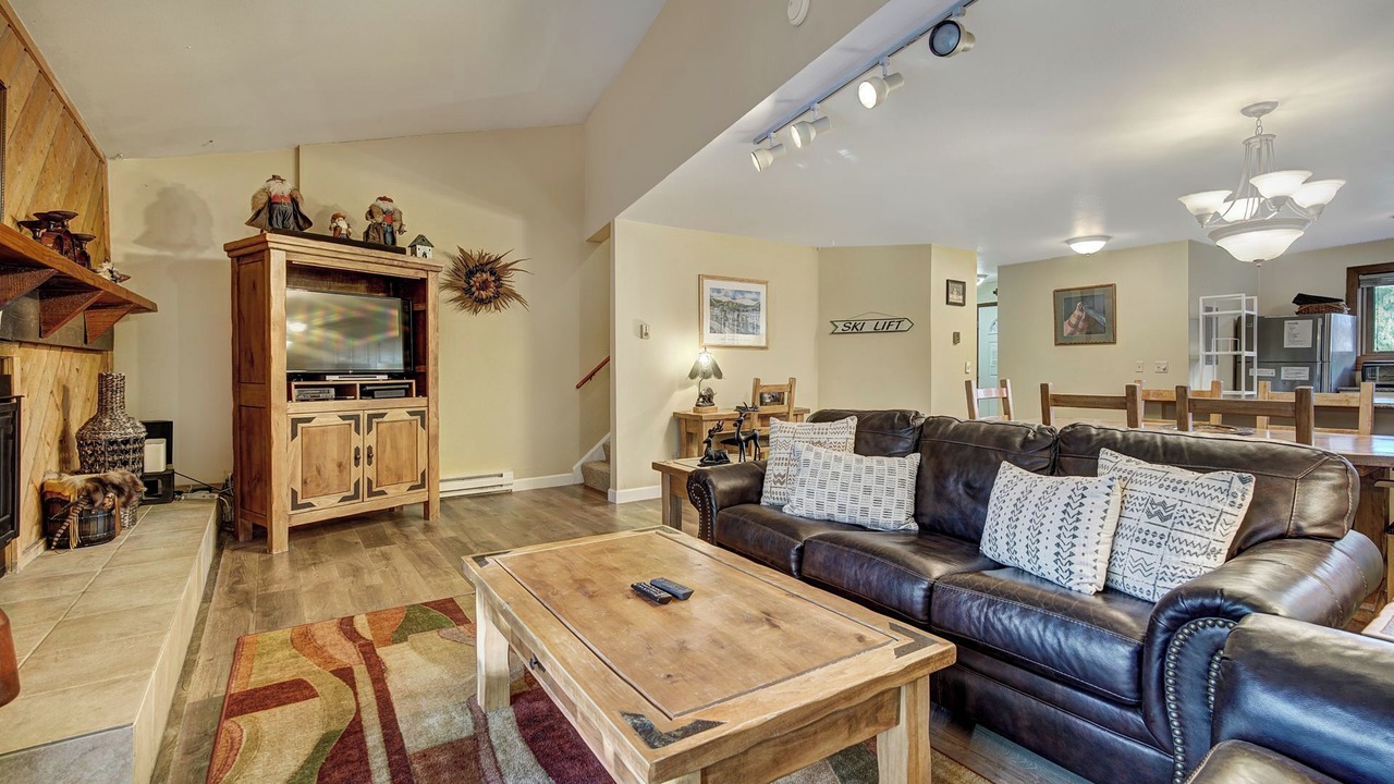 Photo of Livingroom in Four O'Clock