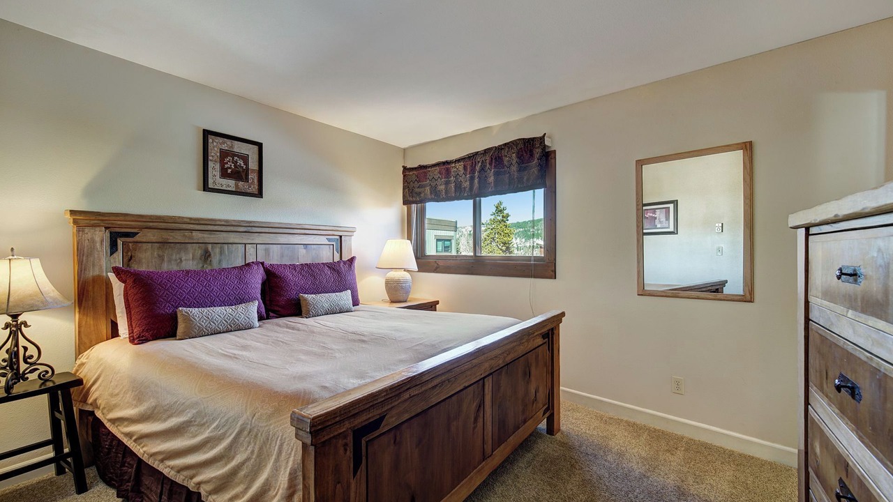 Photo of Bedroom in Four O'Clock