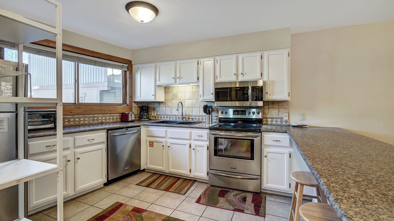 Photo of Kitchen in Four O'Clock