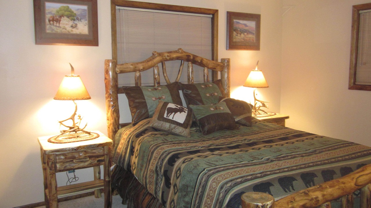 Photo of Bedroom in Shadow Mountain