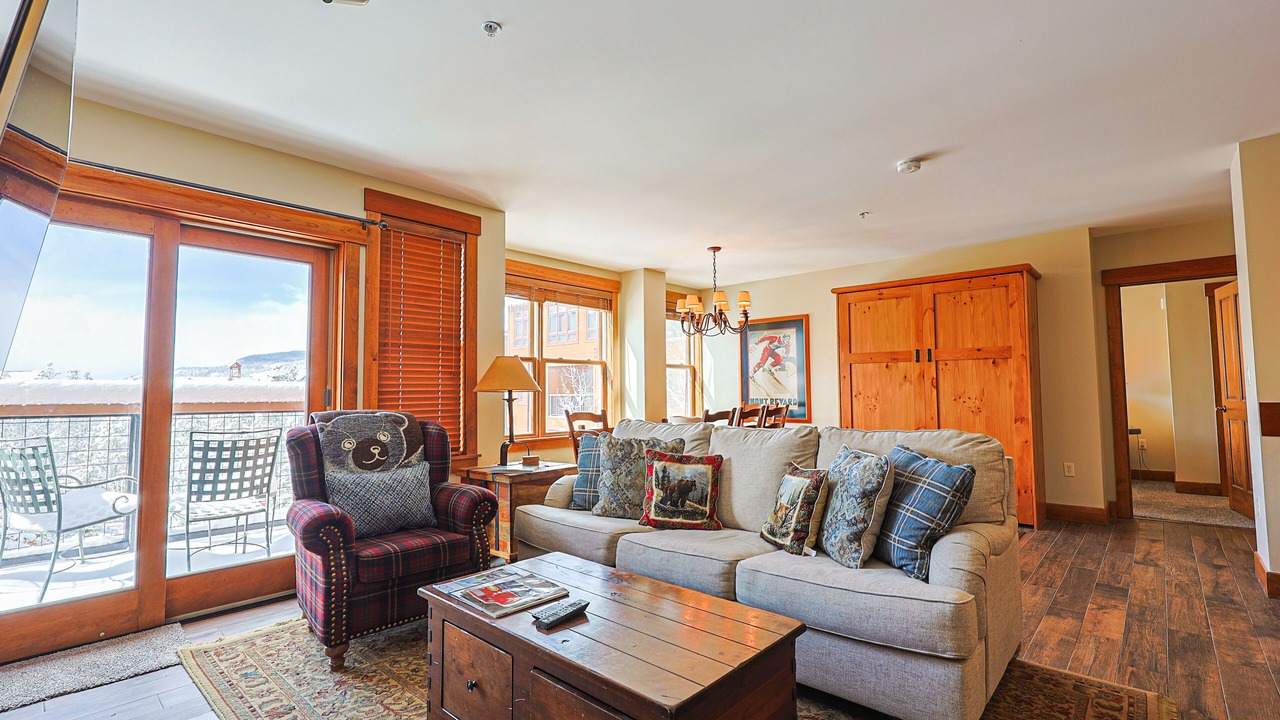 Photo of Livingroom in River Run