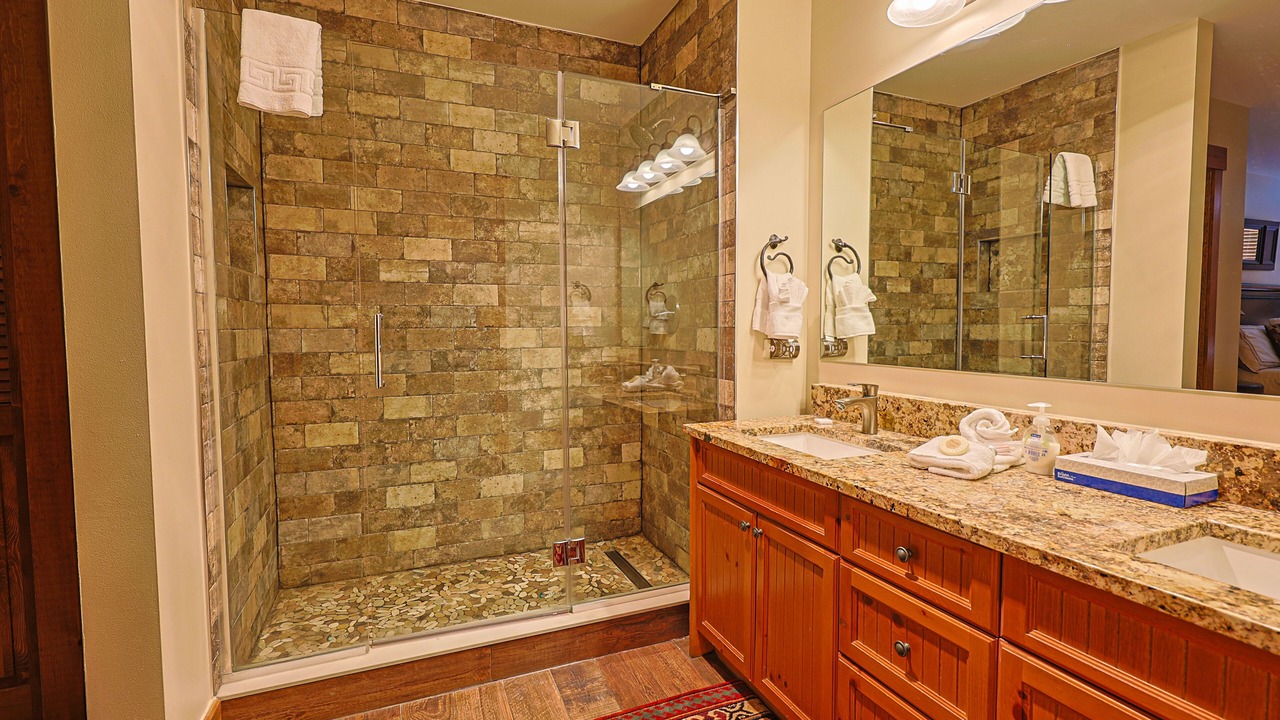 Photo of Bathroom in River Run